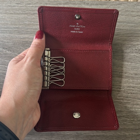 Authentic Louis Vuitton Bordeaux Epi Leather Key Holder - Picture 2 of 10